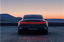 第一代小米SU7累交超38万辆：去年力压特斯拉Model 3成销冠