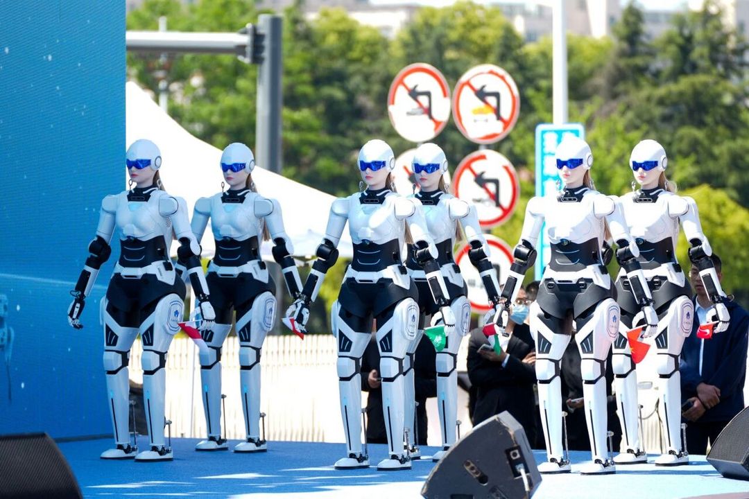 車輪之后，鐵人出征：他們集體“下?！睓C器人