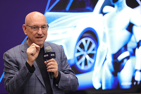 当AI开始驱动车轮与机械臂，Arm选择押注物理AI