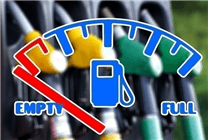 “油价五连涨！92号汽油逼近9元大关，加满一箱油多花百元”