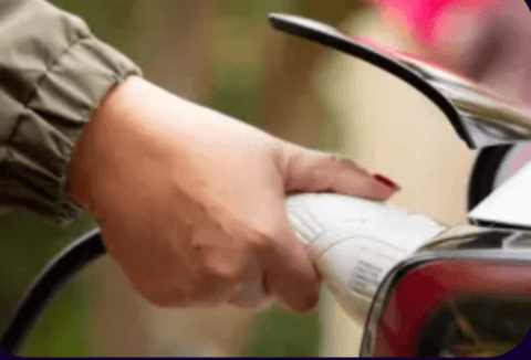 能源价格飙升，欧洲消费者转向太阳能与电动汽车