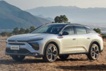 新款雪铁龙凡尔赛C5 X上市 售14.17万元起