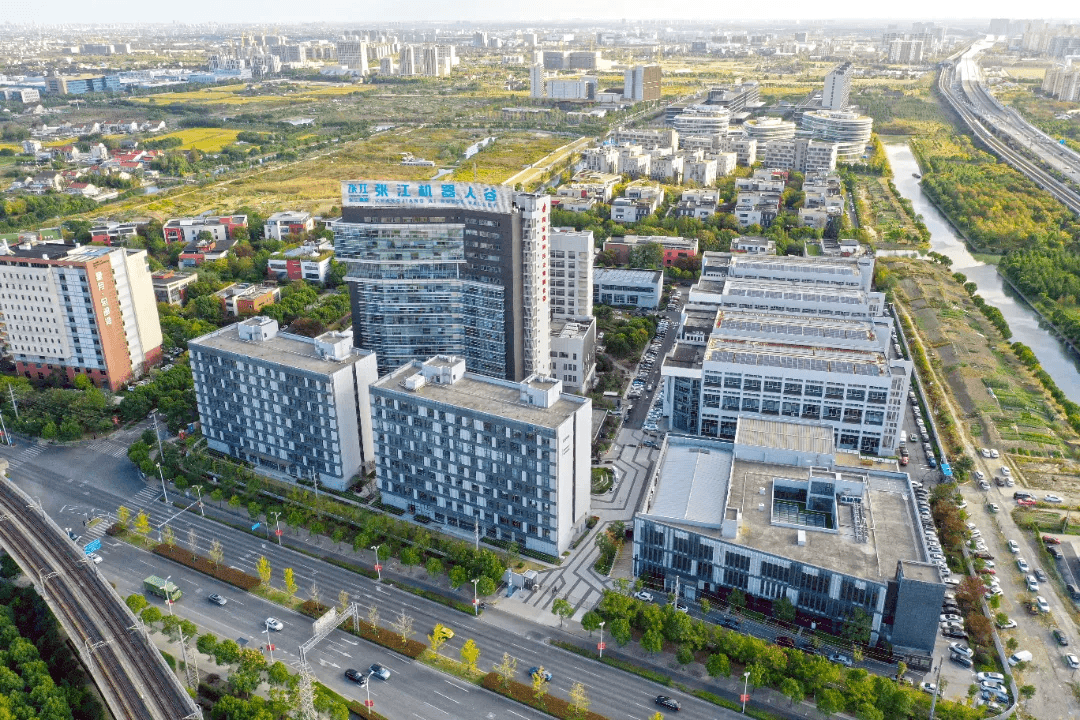 上海：构建开源“大脑”与数字生态池