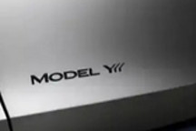 特斯拉Model Y长轴版现身得州工厂