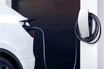 伊朗局势推高油价 欧洲二手电动车销量暴涨
