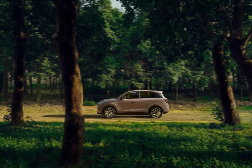 零跑夯爆了！A10售6.58萬元起，把激光雷達(dá)打到8萬級