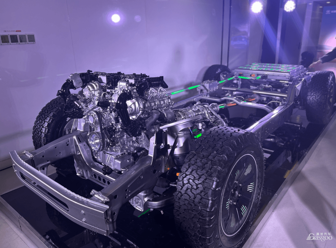 坦克700，硬派“入城”了