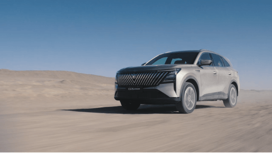 燃油车城区油耗进入2L时代 长安汽车发布蓝鲸超擎动力