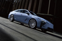 新老ES同堂销售 雷克萨斯以稳求进