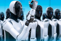 优必选2025“答卷”：全尺寸人形机器人收入增长超22倍