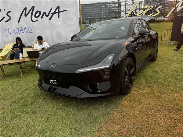 純電A級(jí)轎車銷量第一！2026款MONA M03正式上市：11.98萬(wàn)元起