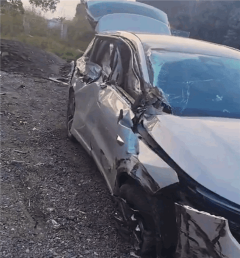 理想被大货车拖行20米后全员毫发无伤 车主：下辆车还选理想