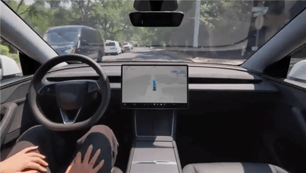 特斯拉嚴(yán)打“FSD越獄”：用戶將承擔(dān)事故全責(zé)并失去保修