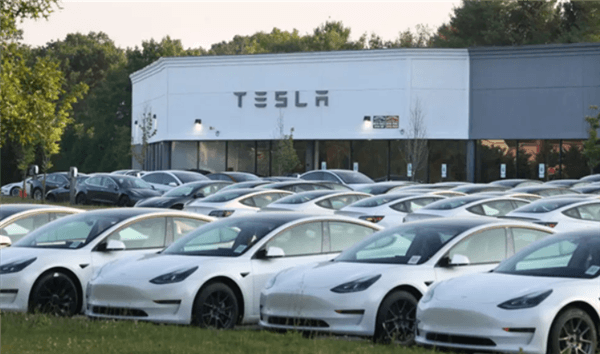 特斯拉Tesla鴻蒙版App正式上架！遠(yuǎn)程車控+手機(jī)鑰匙一步到位