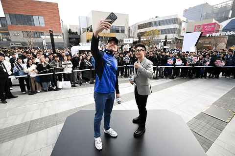 美孚1号™进阶混动润滑科技，维斯塔潘亲临新品发布