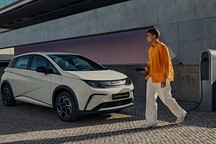 中国车企闯加拿大，为何拟纯电、混动、插混齐上阵？