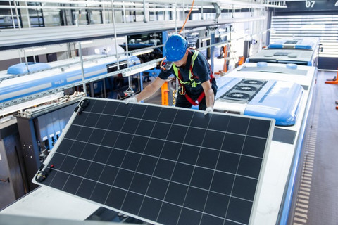 采埃孚推出面向公交车队的SolarBoost太阳能电池板系统