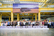 小鹏GX联合福耀玻璃共同打造，AI调光隐私玻璃实现量产落地