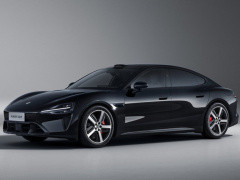 小米汽车新一代SU7升级：侧翼支撑面积翻倍，XLA技术突破VLA局限