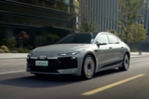 一汽奥迪A6L e-tron上市 售价30.98万元起