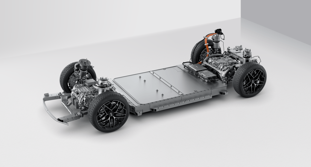 告别“选择题”：一款旗舰轿车背后的体系化创新逻辑