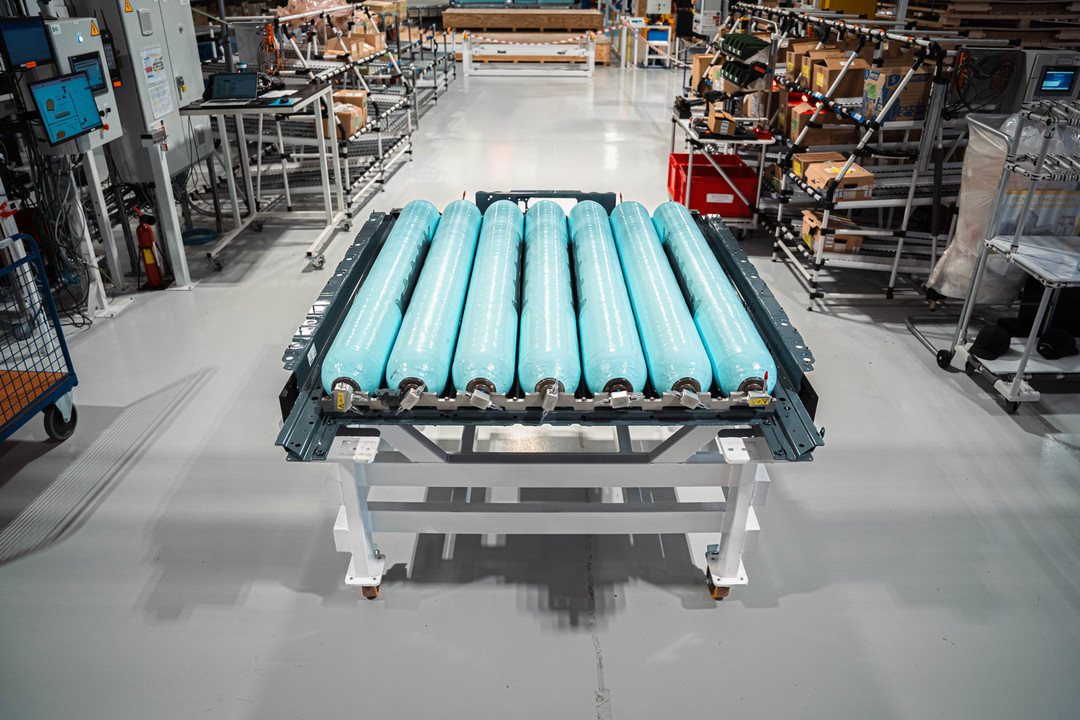 宝马为iX5 Hydrogen车型开发全新的氢能扁平化储存系统