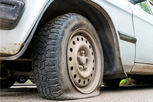 标定毫秒级底盘自救：爆胎模拟系统如何实现高保真“极限复现”？