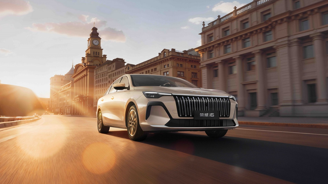 荣威i6开启预售：6.59万起，百公里油耗5.96L