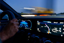 中国车企凭什么领跑软件定义汽车赛道？