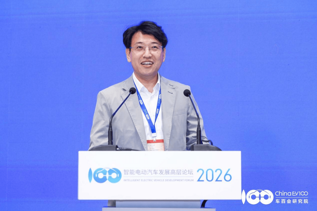 智能电动2026 | 火山引擎副总裁杨立伟：AI正从辅助变主力，企业应构建“知识大脑”与执行手册