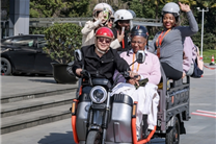 中国电动三轮车爆火美国：车价破万元翻几倍 销量只增不减