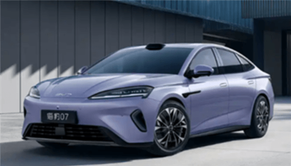 抹黑中国上瘾了！美国财政部长称中国电车就是烧煤的车 遭全网狂喷