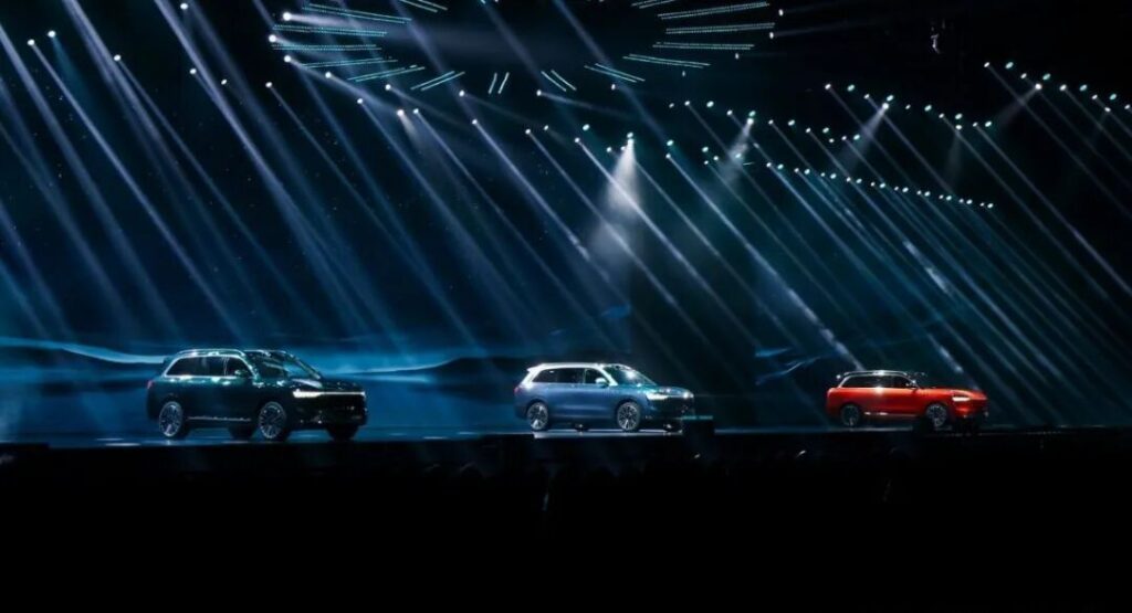 当汽车不再“买定离手”，服务的全生命周期竞赛开始了