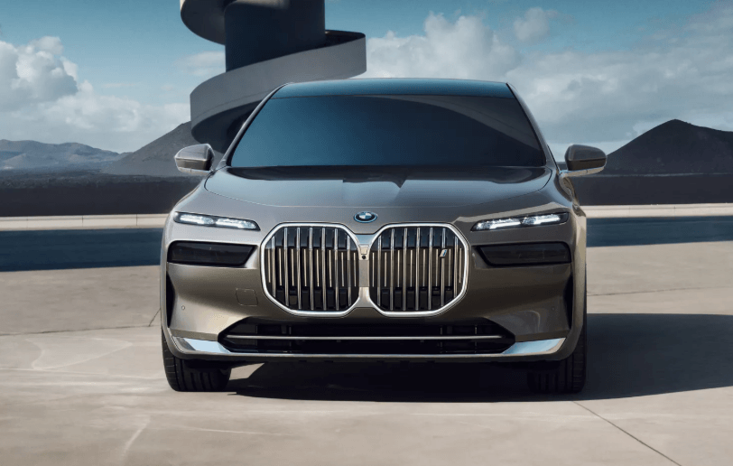 宝马i7改款将搭载第六代电池，全生命周期碳排放降低约33%