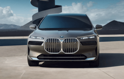 宝马i7改款将搭载第六代电池，全生命周期碳排放降低约33%