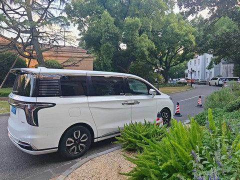 红旗华为官宣合作，旗舰车型搭载乾崑智驾