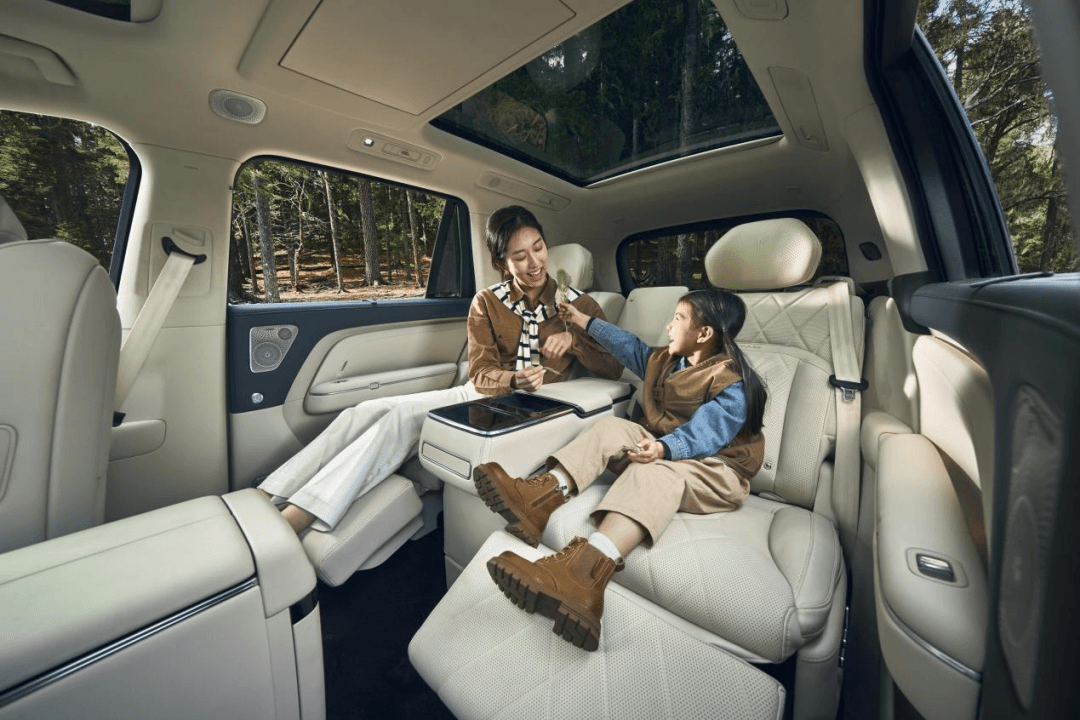 车市，又多了一台8系