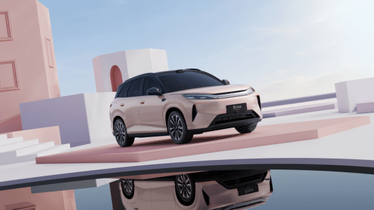 元力智趣闪充SUV，第三代元PLUS北京车展全球首发亮相