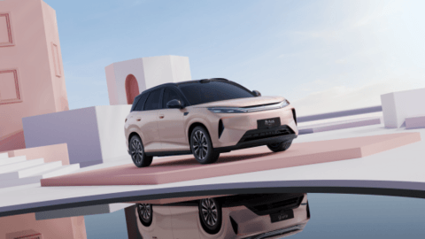 元力智趣闪充SUV，第三代元PLUS北京车展全球首发亮相