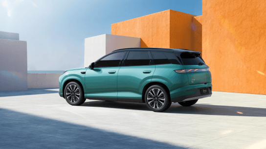 元力智趣闪充SUV，第三代元PLUS北京车展全球首发亮相