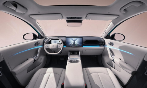 元力智趣闪充SUV，第三代元PLUS北京车展全球首发亮相