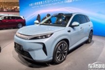 元力智趣闪充SUV 第三代元PLUS北京车展首发