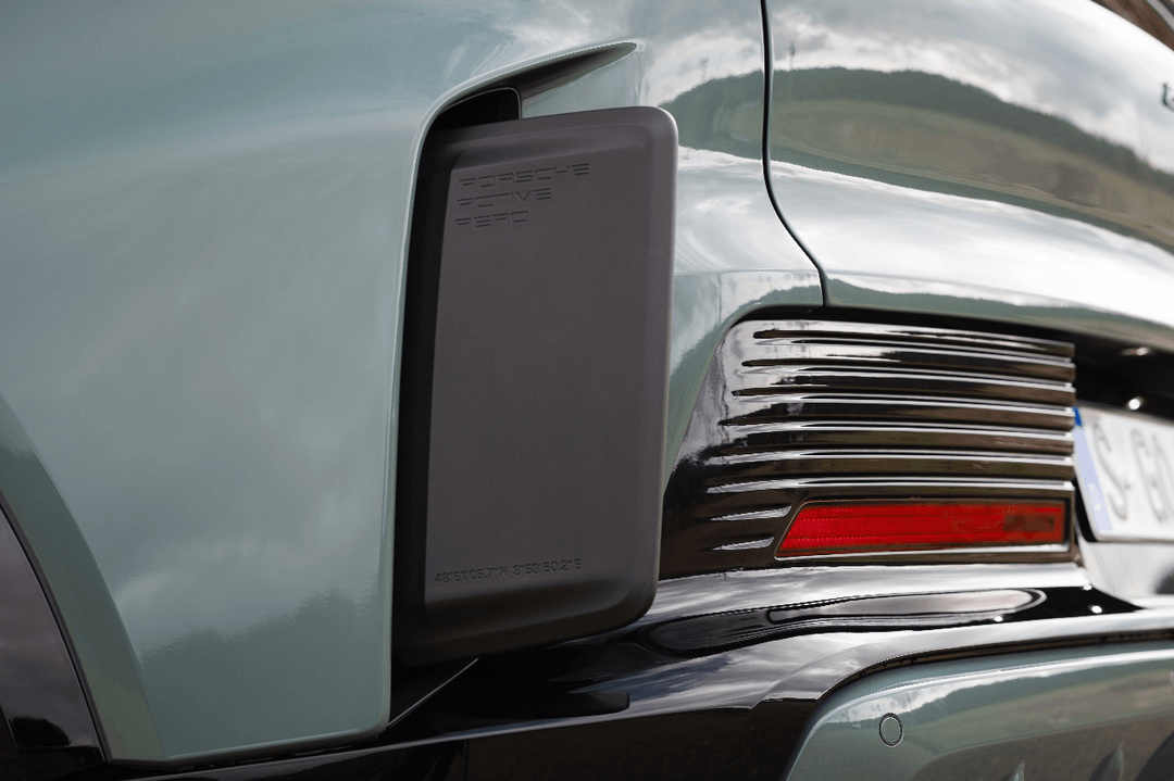 保时捷家族最强跑车：纯电动 Cayenne Turbo 即日公布制造商建议零售价