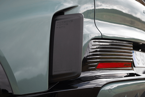 保时捷家族最强跑车：纯电动 Cayenne Turbo 即日公布制造商建议零售价