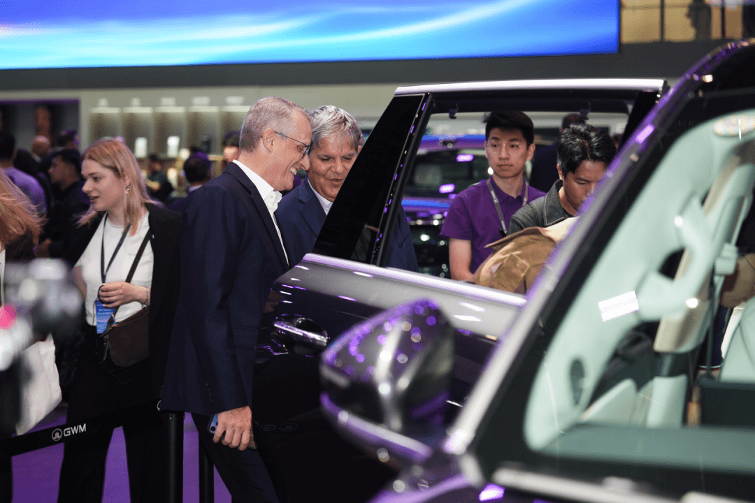 以中国豪华定义全球旗舰，魏牌V9X亮相北京车展