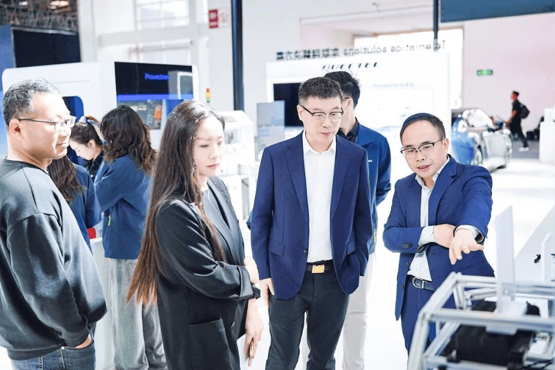 舱联破界、AI随行、雷达全感：移远通信“硬核三件套”引爆北京车展