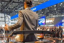 奔驰把汽车老祖宗请上北京车展展台！现场演示启动、行驶