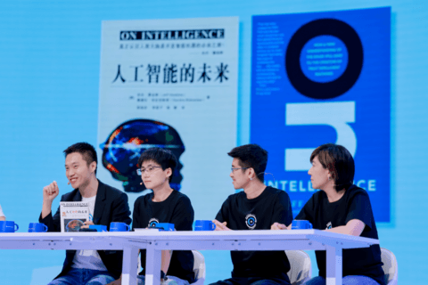 Momenta R7强化学习世界模型量产首发 物理AI走向规模化量产落地