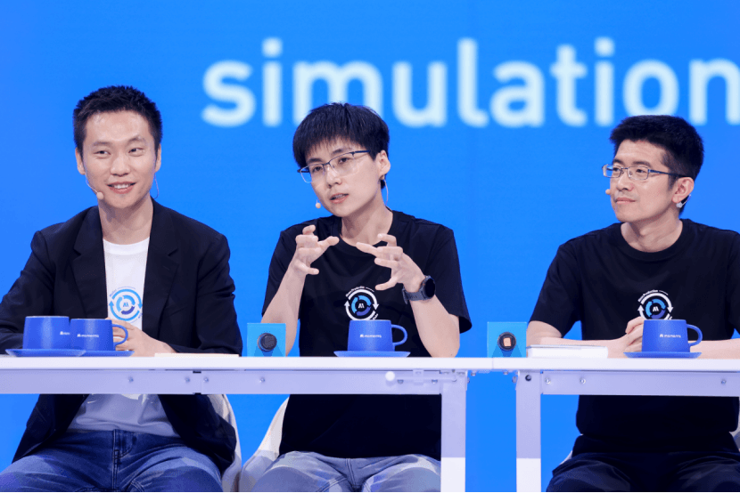 Momenta R7强化学习世界模型量产首发 物理AI走向规模化量产落地