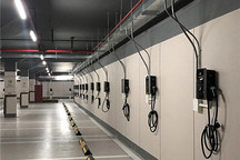 新能源还搞起“窝里斗”？